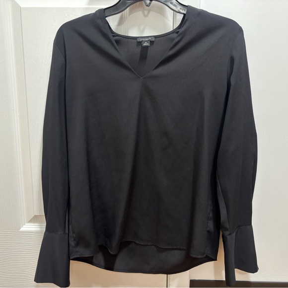 Ann Taylor Classic Black Blouse EUC Women’s size XS - Picture 1 of 5
